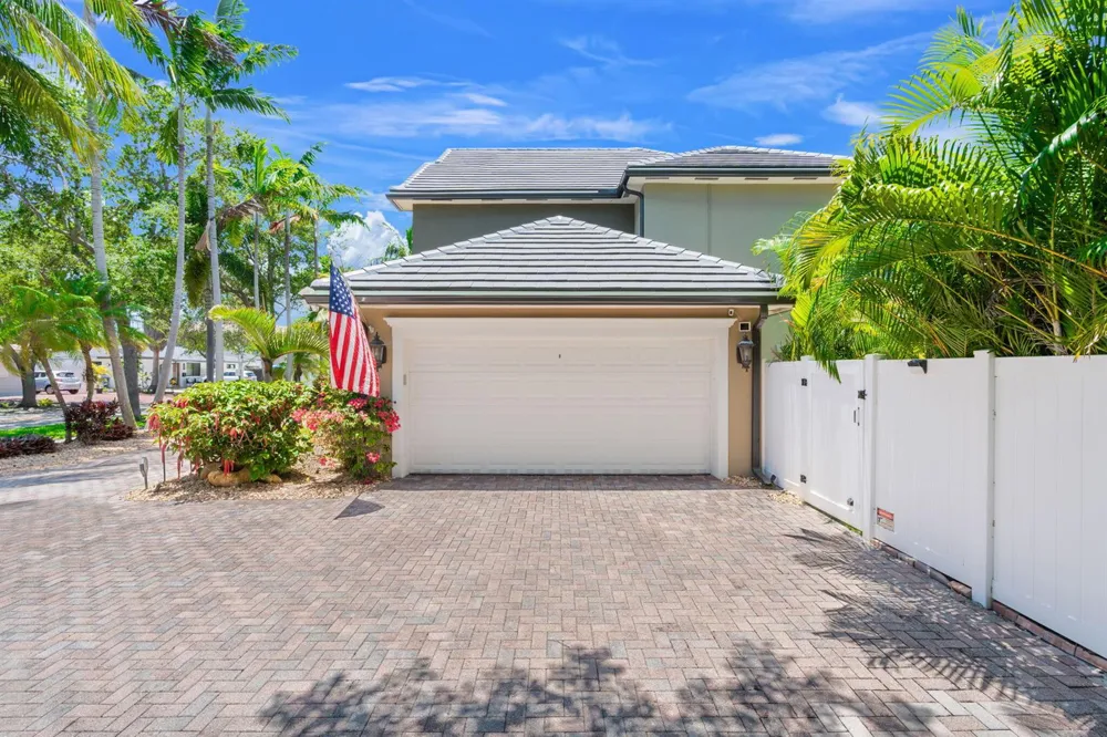 633 NE 20th Street Wilton Manors, FL 33305