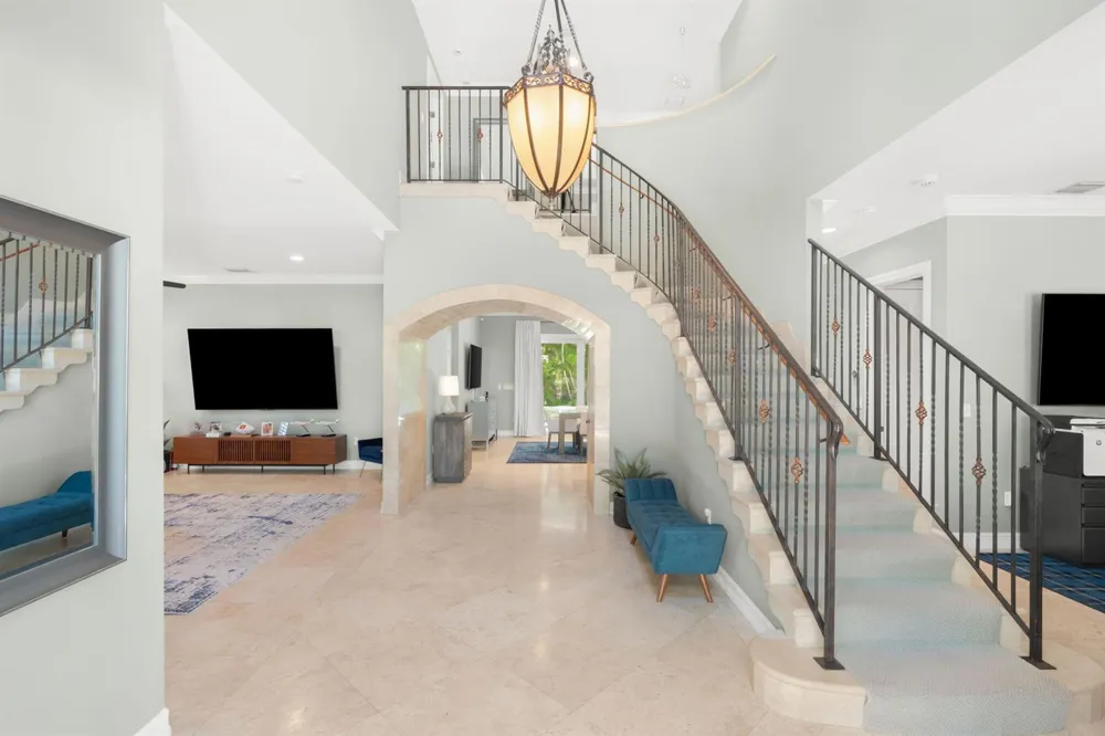 633 NE 20th Street Wilton Manors, FL 33305
