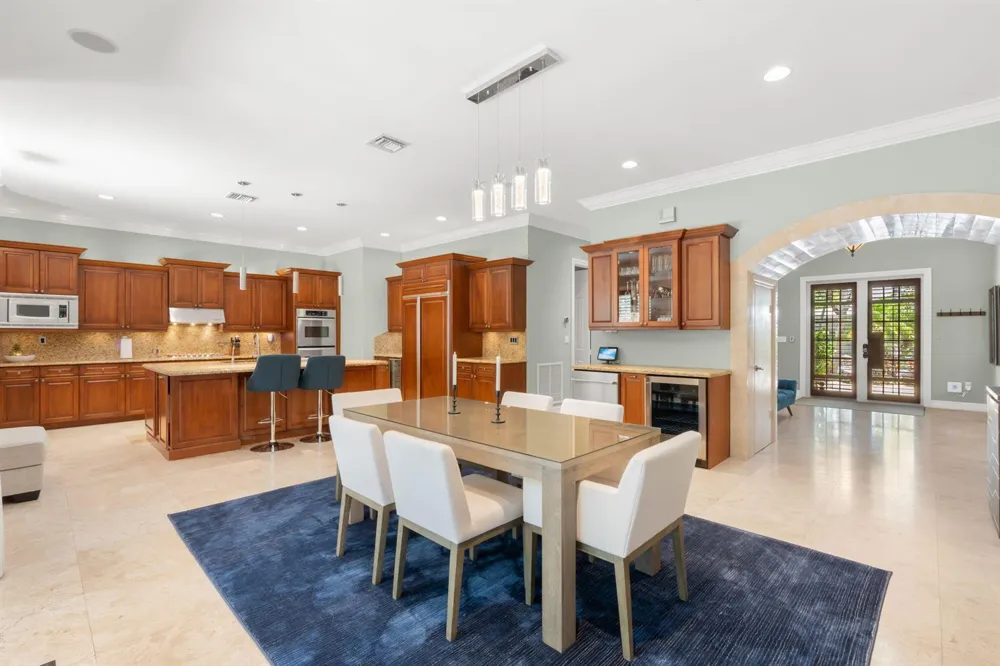 633 NE 20th Street Wilton Manors, FL 33305