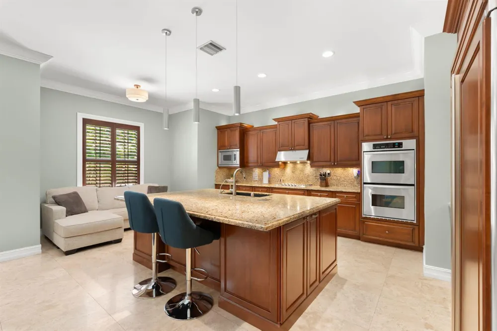 633 NE 20th Street Wilton Manors, FL 33305