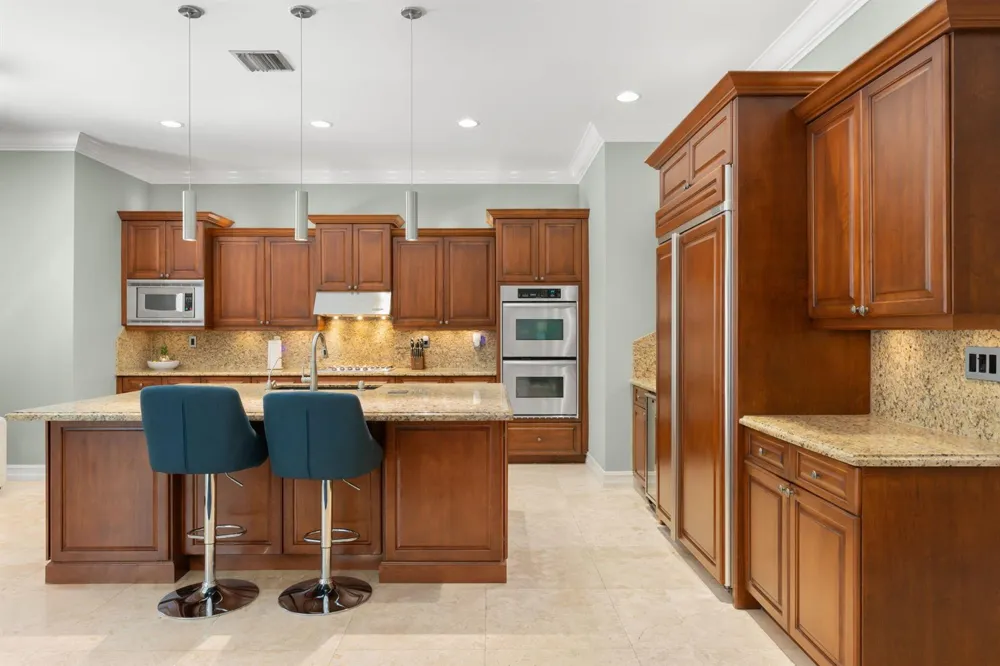 633 NE 20th Street Wilton Manors, FL 33305