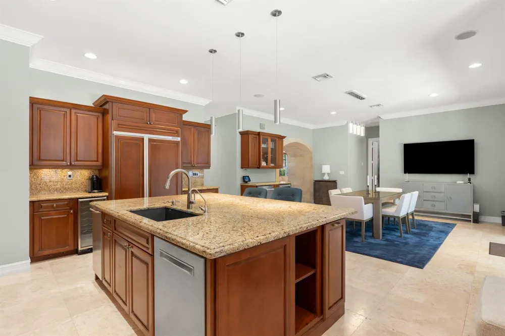 633 NE 20th Street Wilton Manors, FL 33305