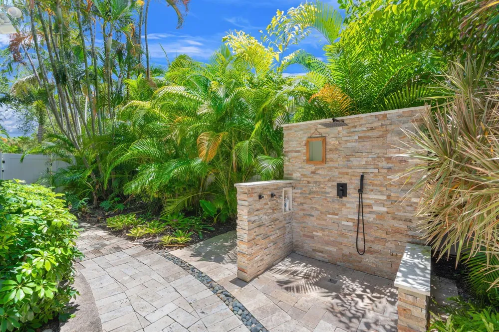 633 NE 20th Street Wilton Manors, FL 33305