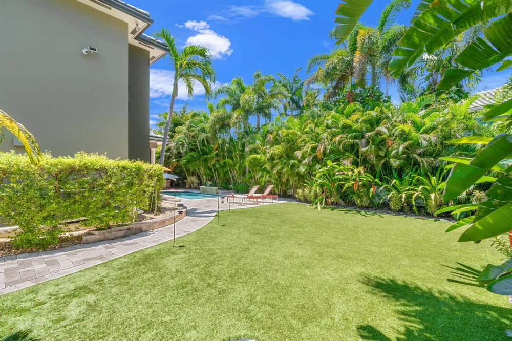 633 NE 20th Street Wilton Manors, FL 33305