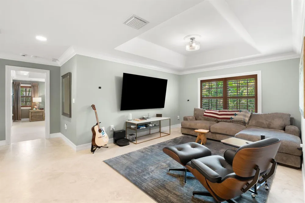 633 NE 20th Street Wilton Manors, FL 33305