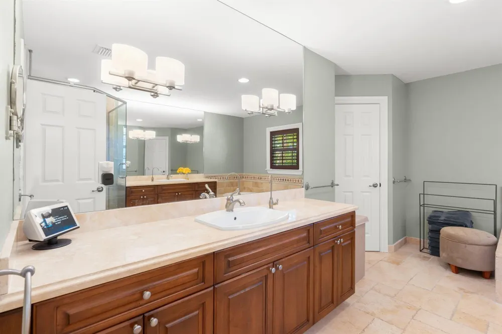 633 NE 20th Street Wilton Manors, FL 33305