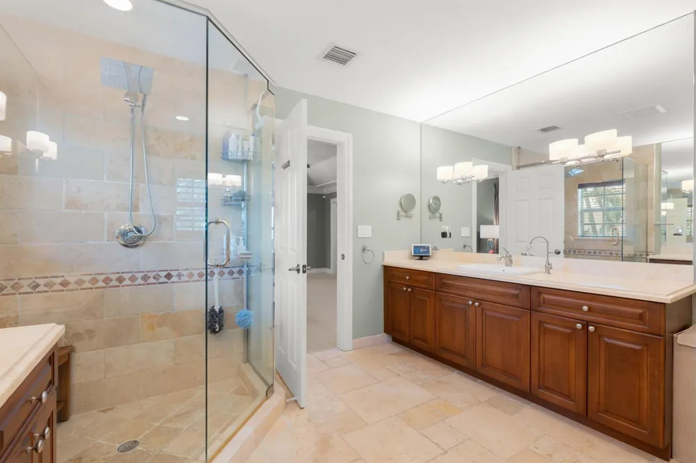 633 NE 20th Street Wilton Manors, FL 33305