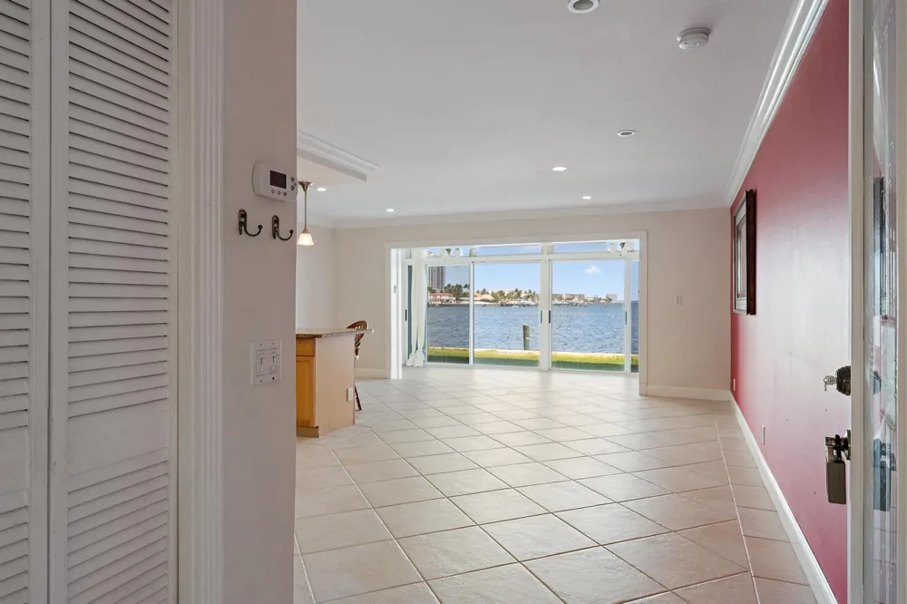 400 Wilma Circle #108 Riviera Beach, FL 33404