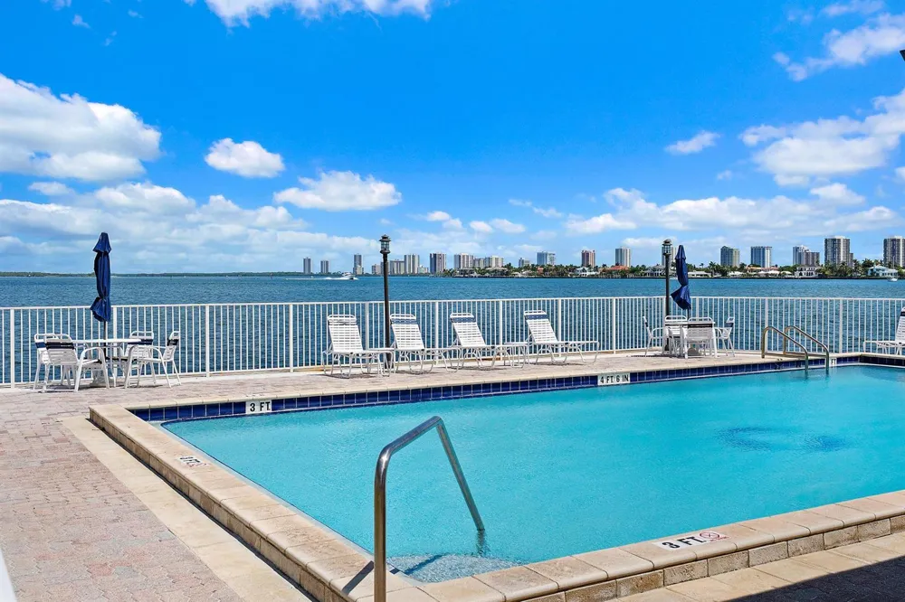 400 Wilma Circle #108 Riviera Beach, FL 33404