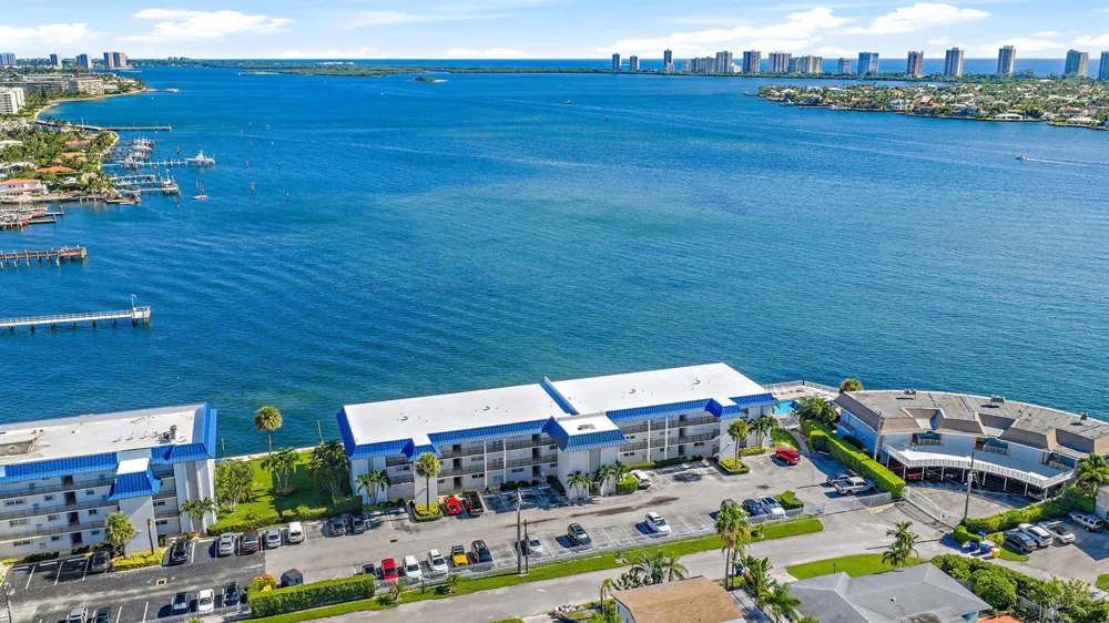 400 Wilma Circle #108 Riviera Beach, FL 33404