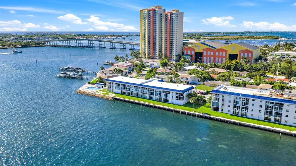 400 Wilma Circle #108 Riviera Beach, FL 33404