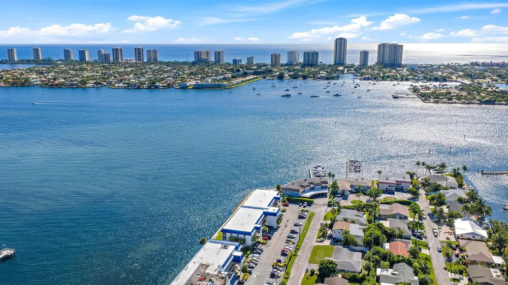 400 Wilma Circle #108 Riviera Beach, FL 33404