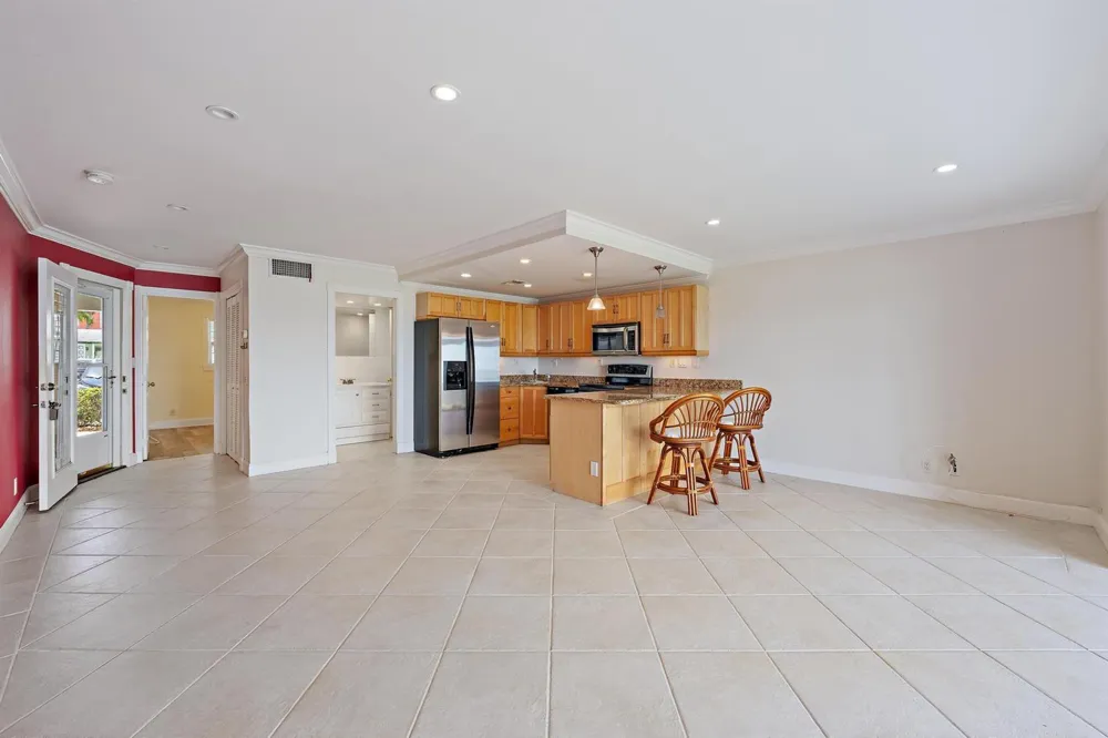 400 Wilma Circle #108 Riviera Beach, FL 33404
