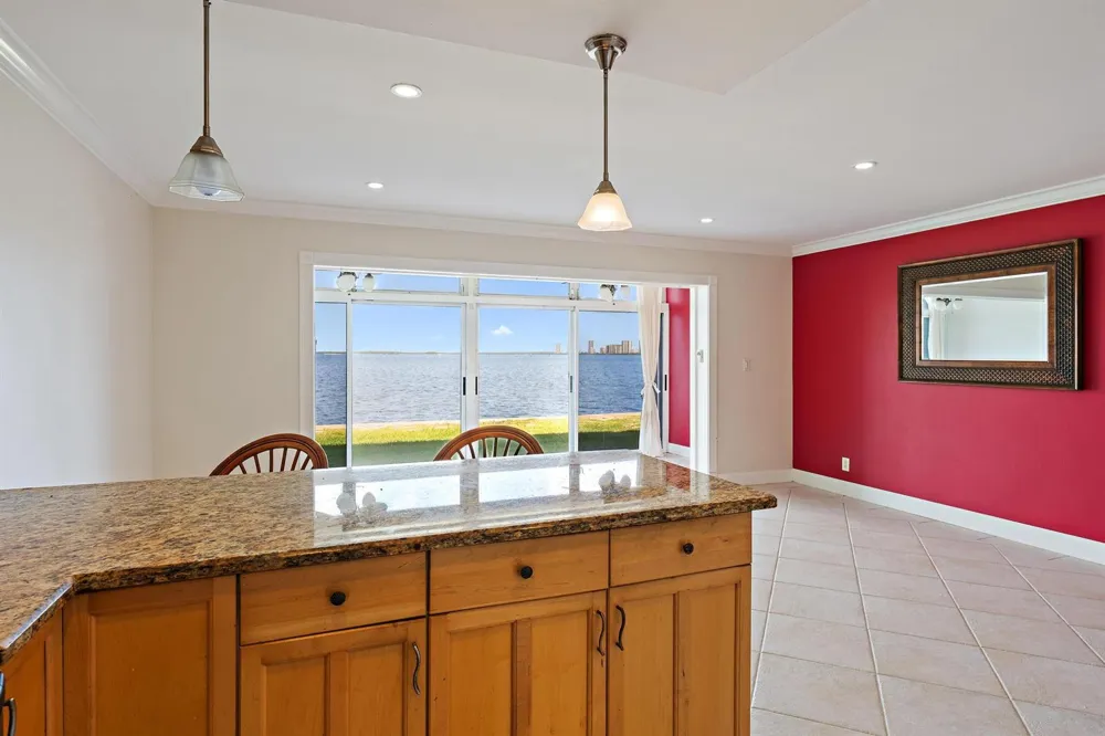 400 Wilma Circle #108 Riviera Beach, FL 33404
