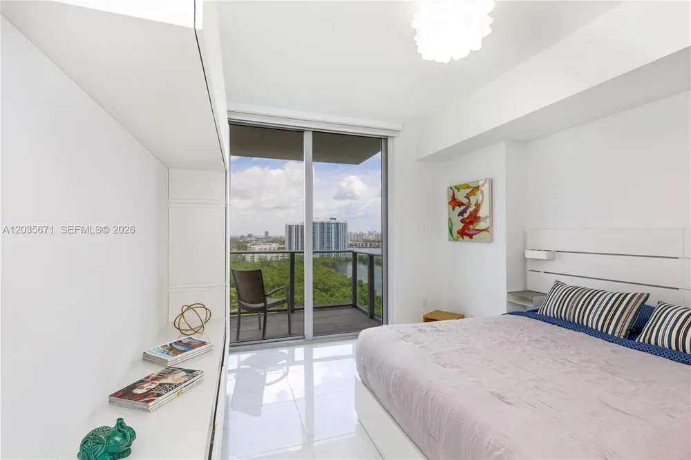 16385 Biscayne Blvd #1805 North Miami Beach, FL 33160