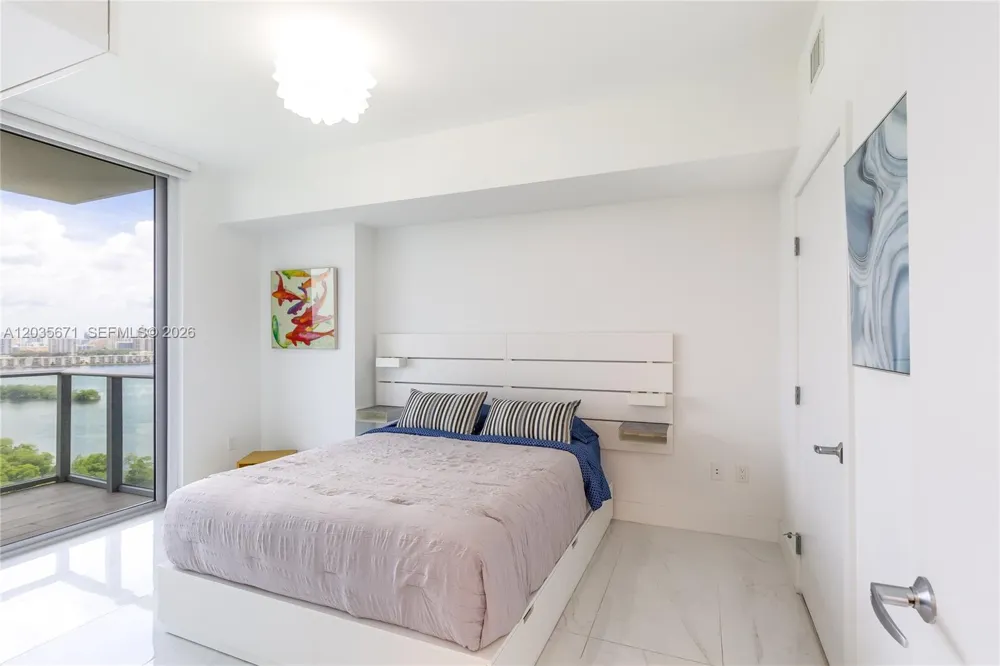 16385 Biscayne Blvd #1805 North Miami Beach, FL 33160