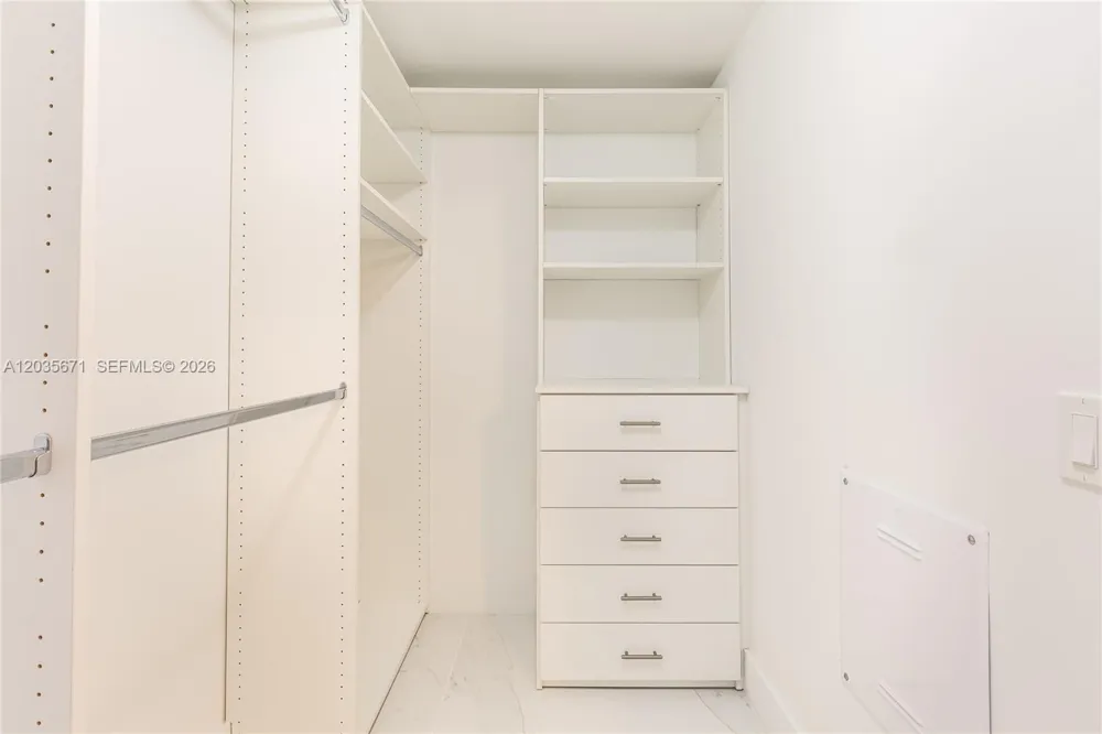 16385 Biscayne Blvd #1805 North Miami Beach, FL 33160