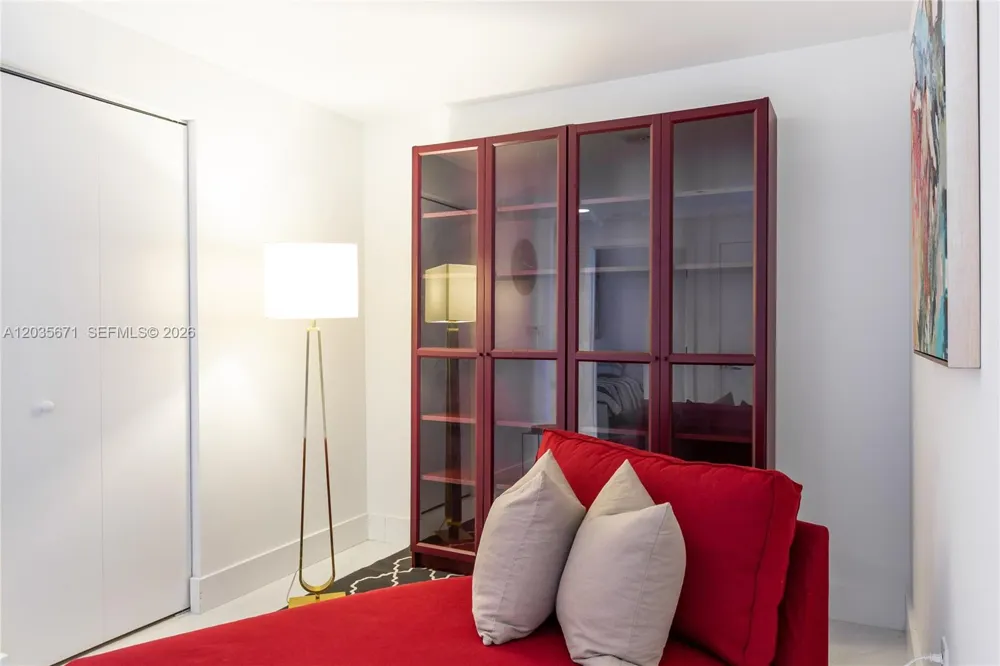 16385 Biscayne Blvd #1805 North Miami Beach, FL 33160