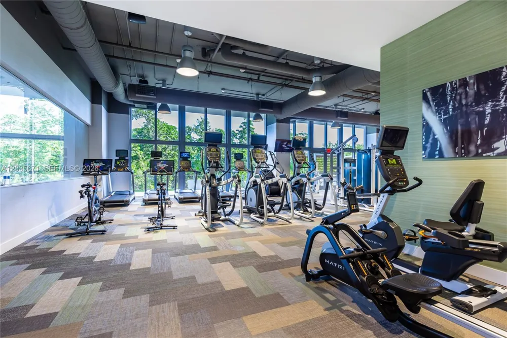 16385 Biscayne Blvd #1805 North Miami Beach, FL 33160
