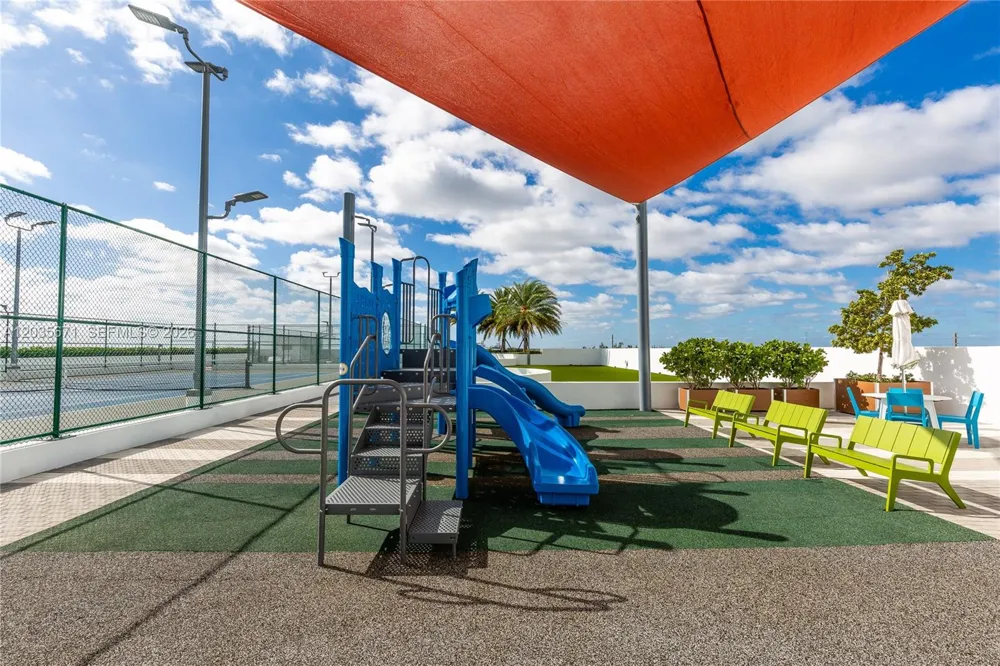 16385 Biscayne Blvd #1805 North Miami Beach, FL 33160