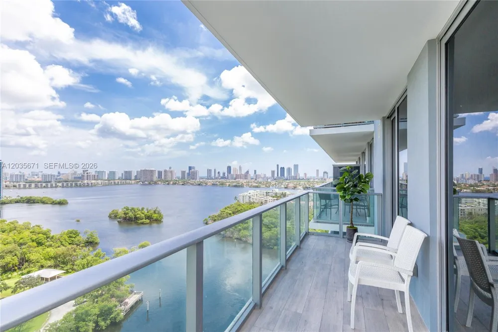 16385 Biscayne Blvd #1805 North Miami Beach, FL 33160