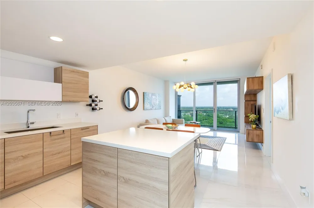 16385 Biscayne Blvd #1805 North Miami Beach, FL 33160