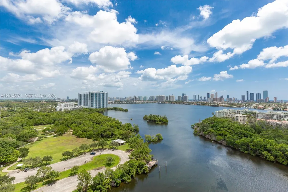 16385 Biscayne Blvd #1805 North Miami Beach, FL 33160