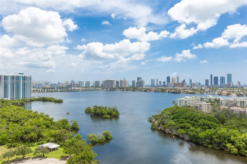 16385 Biscayne Blvd #1805 North Miami Beach, FL 33160
