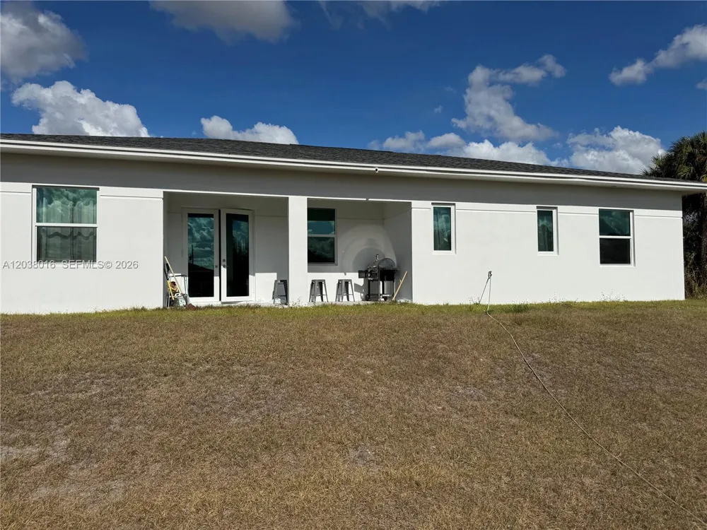 5012 Gunn PL #0 La Belle, FL 33935
