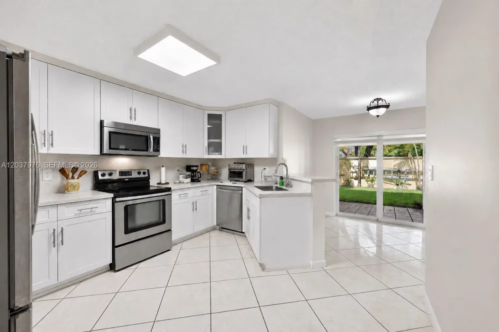 18536 NW 56th Pl Miami Gardens, FL 33055