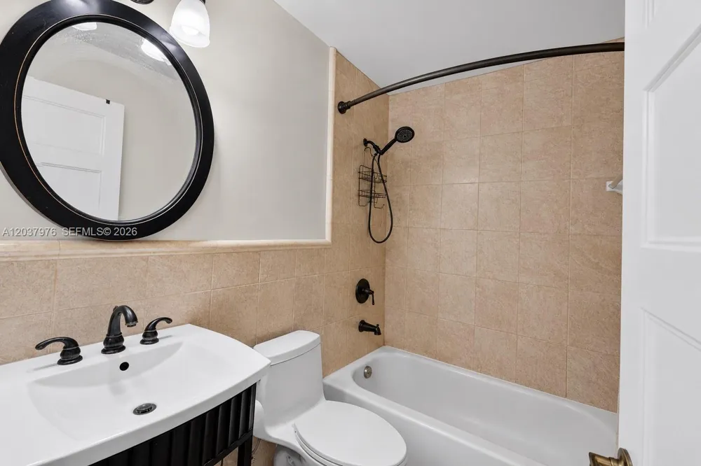 18536 NW 56th Pl Miami Gardens, FL 33055