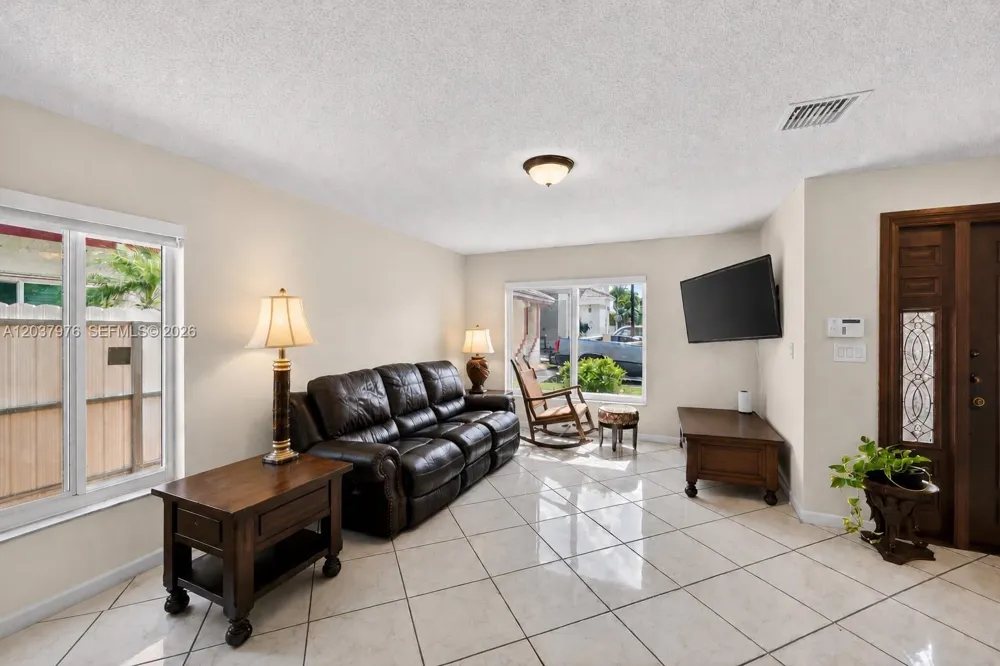 18536 NW 56th Pl Miami Gardens, FL 33055