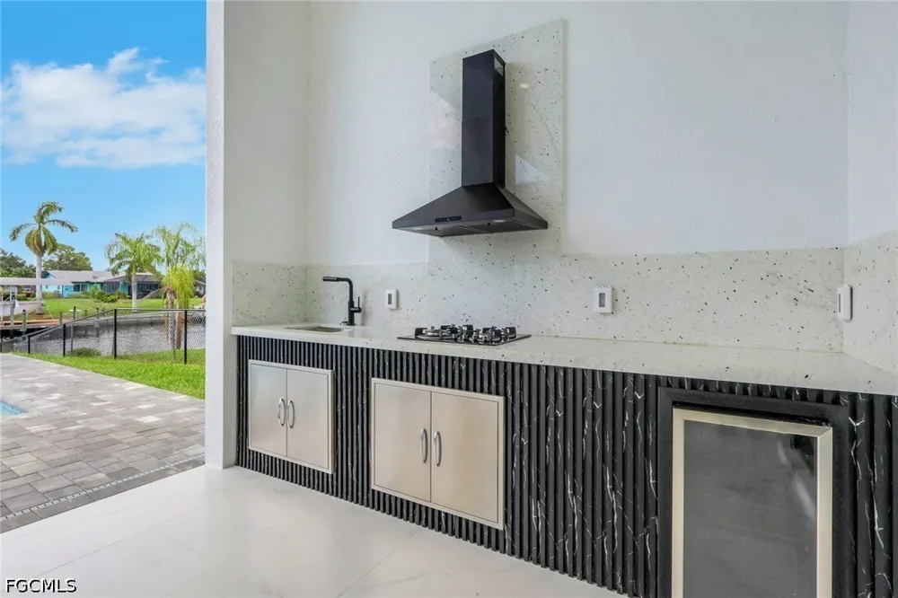 SE 17th Street Cape Coral, FL 33990