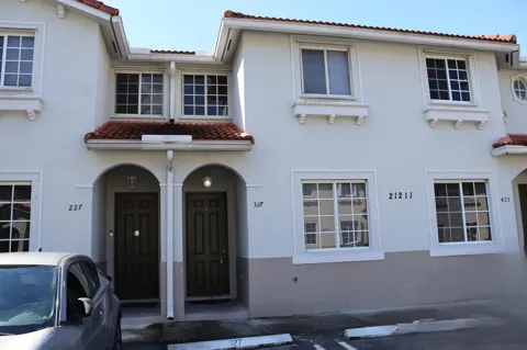 21211 NW 14th Place #3-27