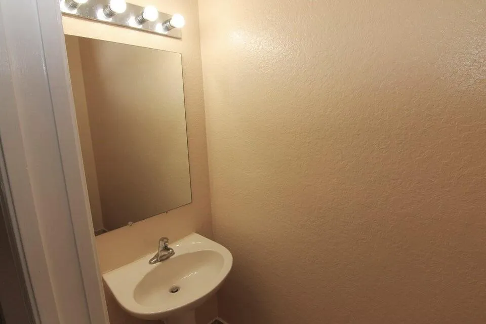 21211 NW 14th Place #3-27 Miami Gardens, FL 33169