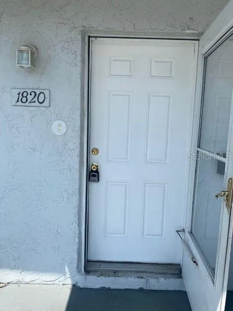 1820 Amberly Avenue #T-10 Orlando, FL 32822