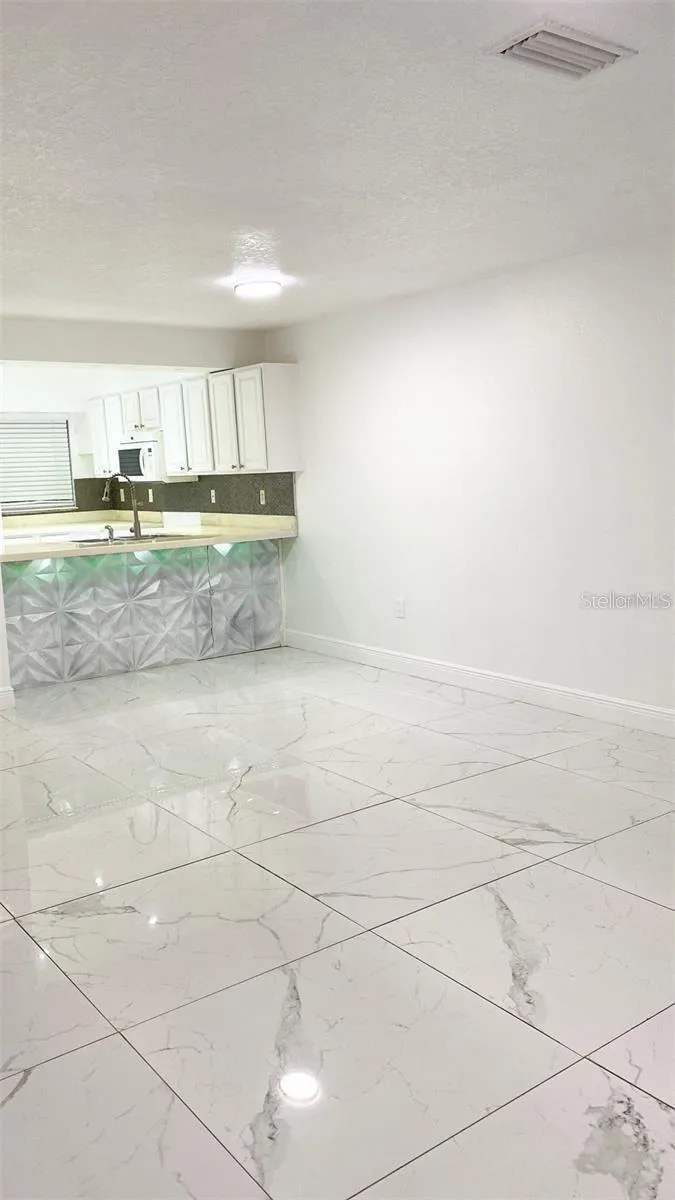 1820 Amberly Avenue #T-10 Orlando, FL 32822