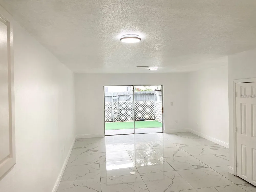 1820 Amberly Avenue #T-10 Orlando, FL 32822
