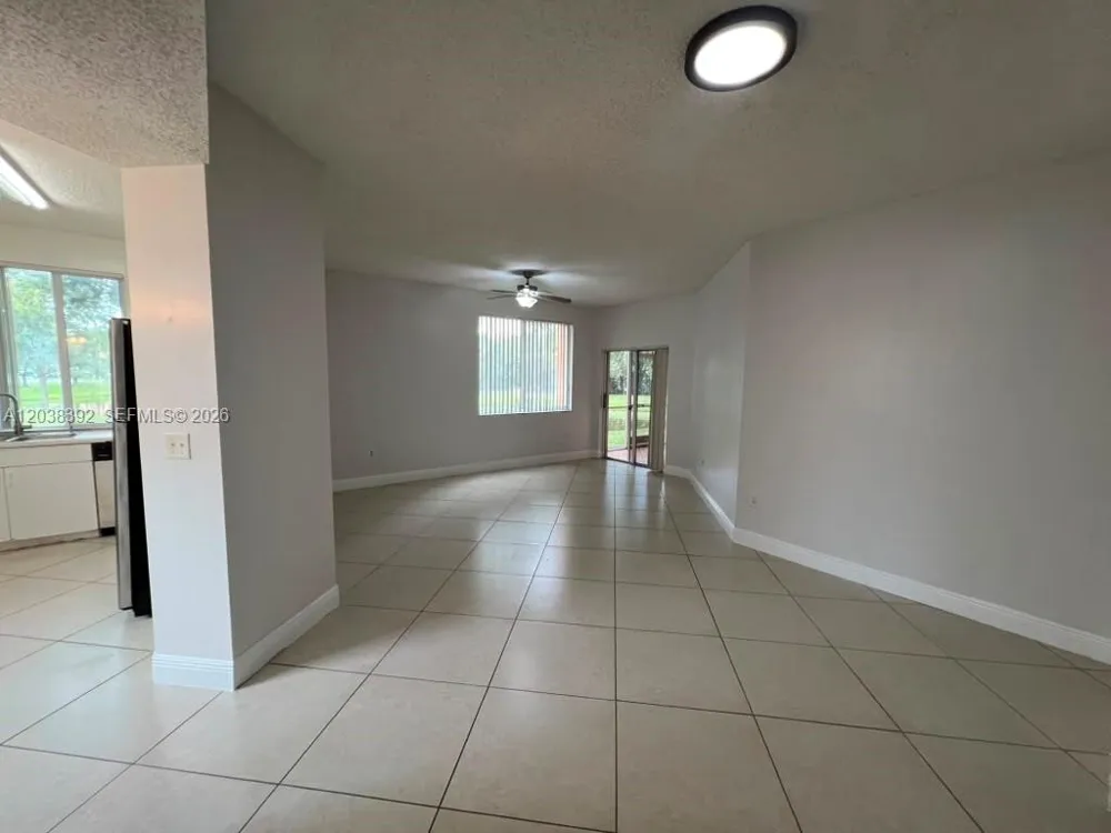 6992 SW 39th St #I101 Davie, FL 33314