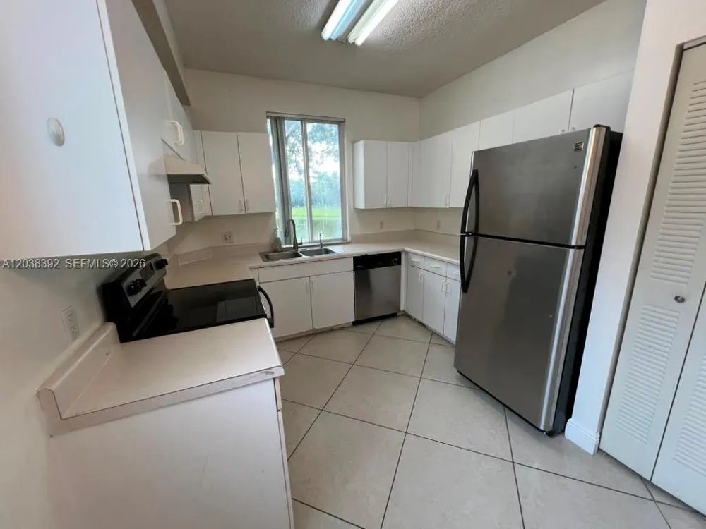 6992 SW 39th St #I101 Davie, FL 33314
