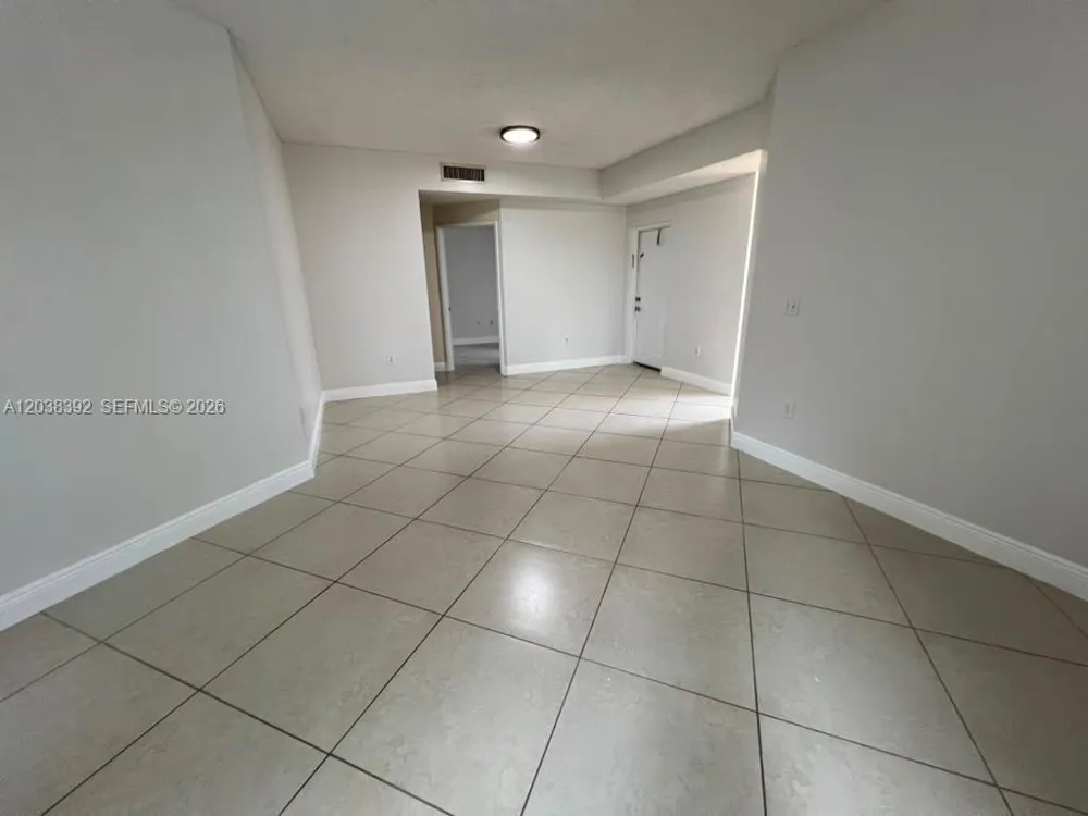 6992 SW 39th St #I101 Davie, FL 33314