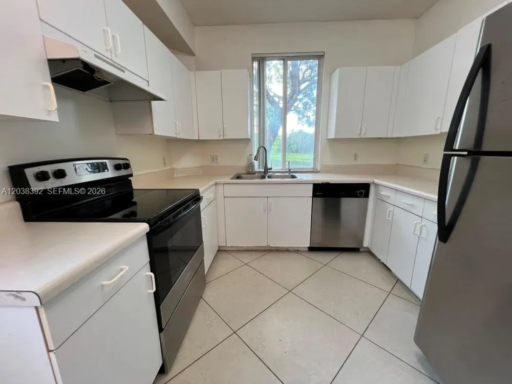 6992 SW 39th St #I101 Davie, FL 33314