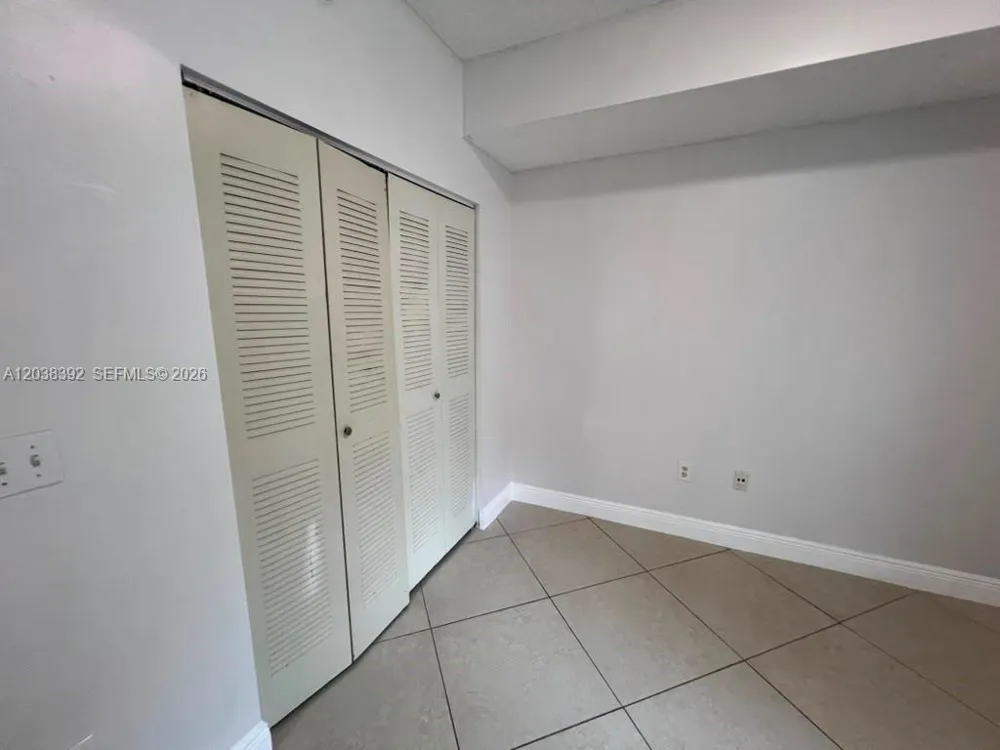 6992 SW 39th St #I101 Davie, FL 33314