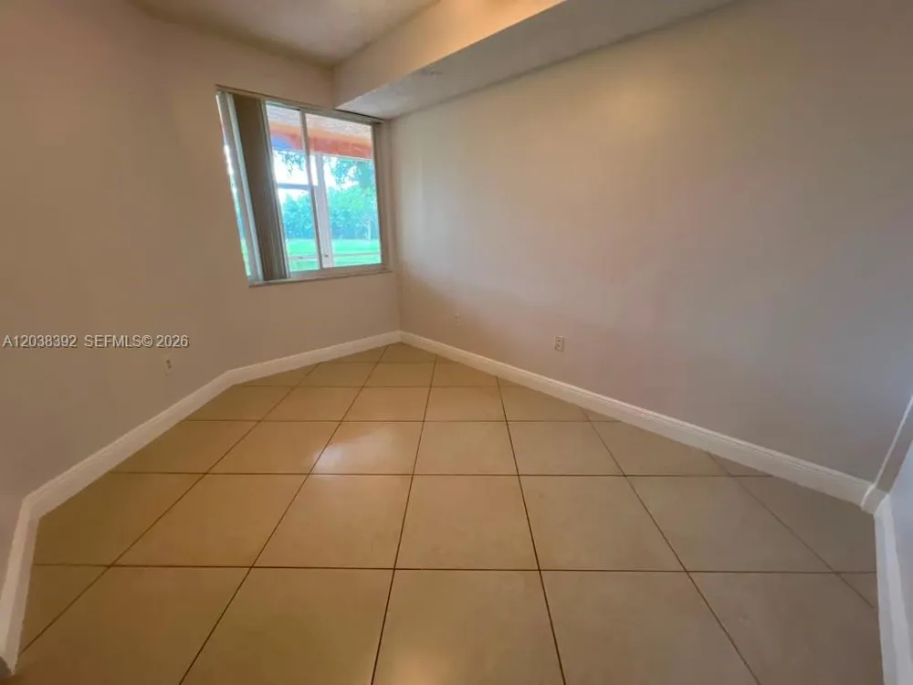 6992 SW 39th St #I101 Davie, FL 33314