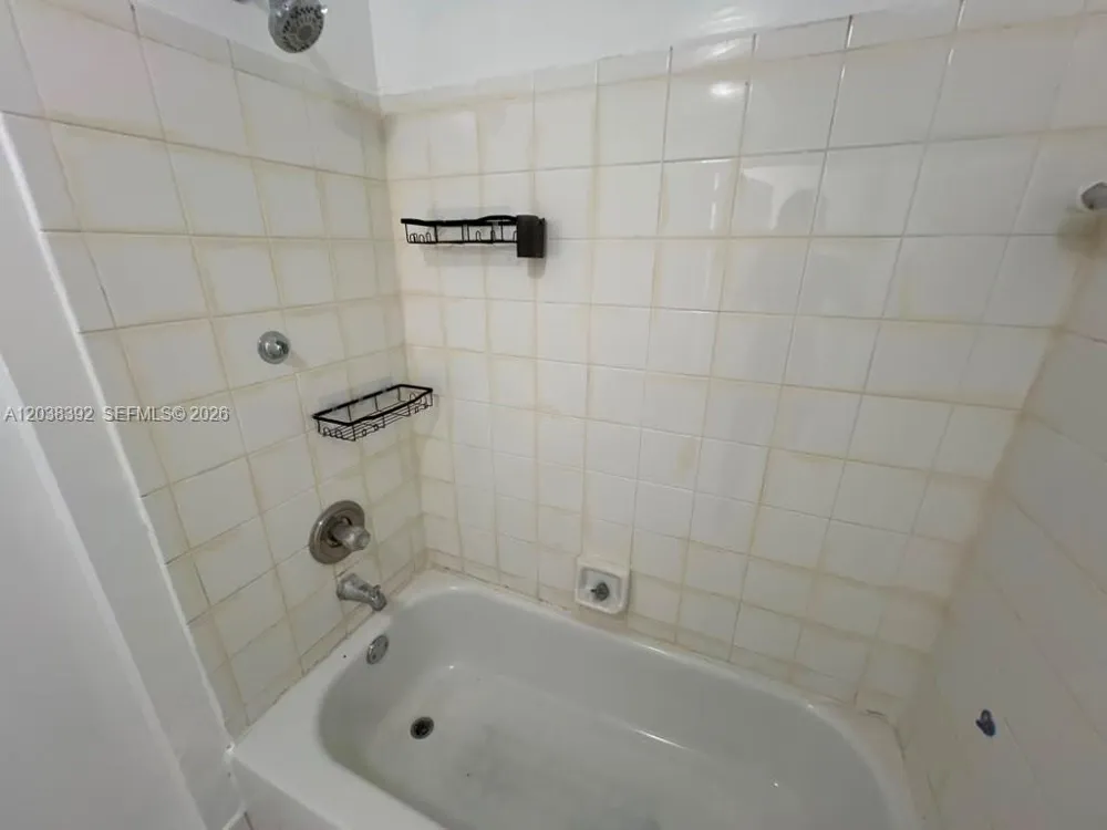 6992 SW 39th St #I101 Davie, FL 33314