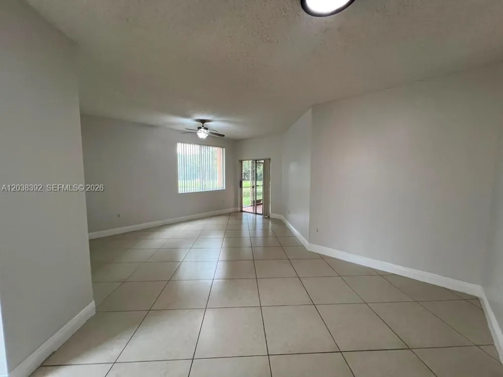 6992 SW 39th St #I101 Davie, FL 33314