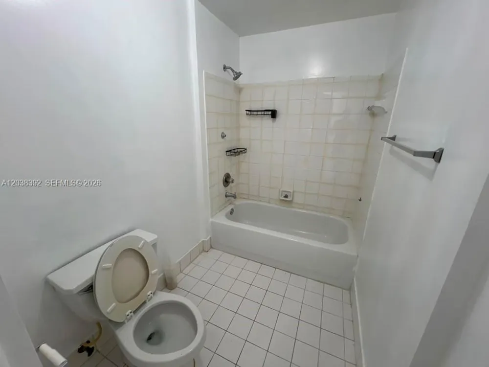 6992 SW 39th St #I101 Davie, FL 33314