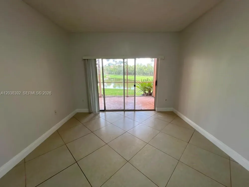 6992 SW 39th St #I101 Davie, FL 33314