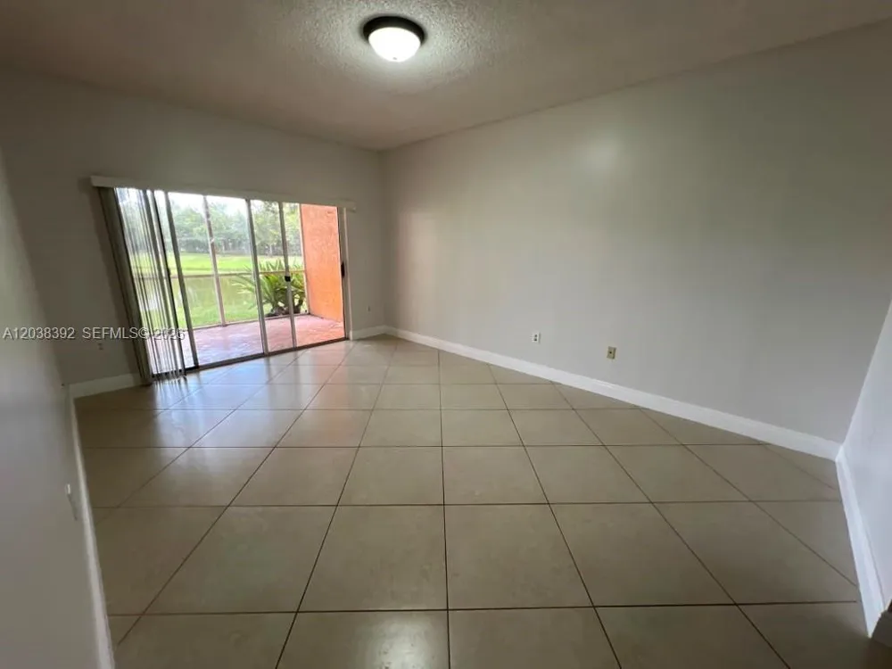 6992 SW 39th St #I101 Davie, FL 33314