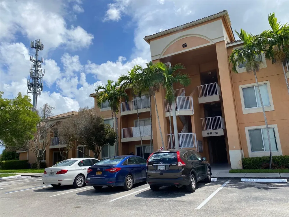 6992 SW 39th St #I101 Davie, FL 33314